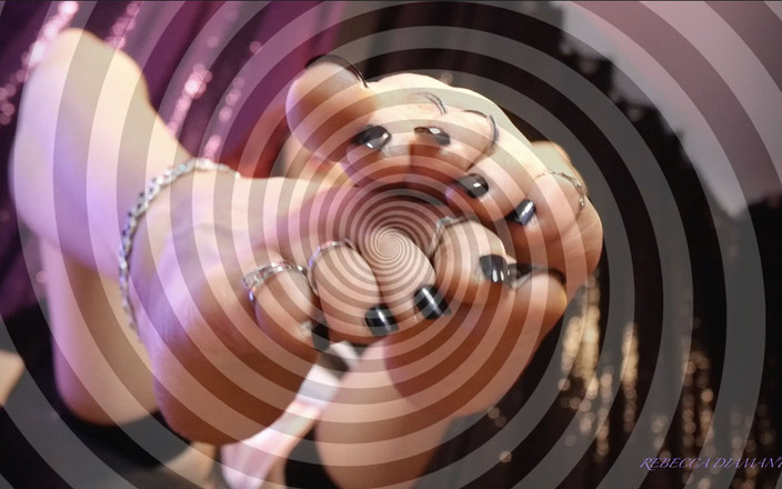 Rebecca Diamante: काले टोनेल पोलिश और पैर की अंगूठियों में मेरे सम्मेरित पैरों के सामने आत्मसमर्पण करें