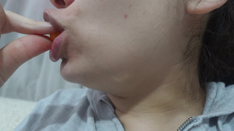 AmayaMori: Estoy comiendo virutas de queso.