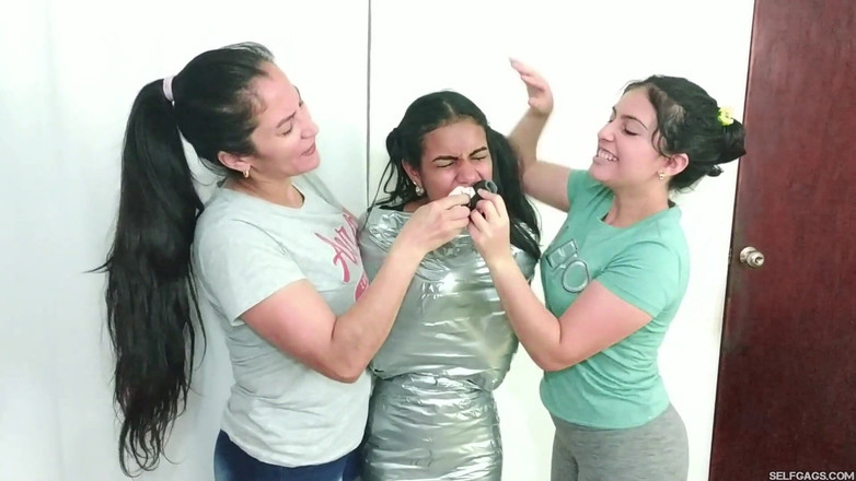 Selfgags Latina Bondage: Проект египетской мумии