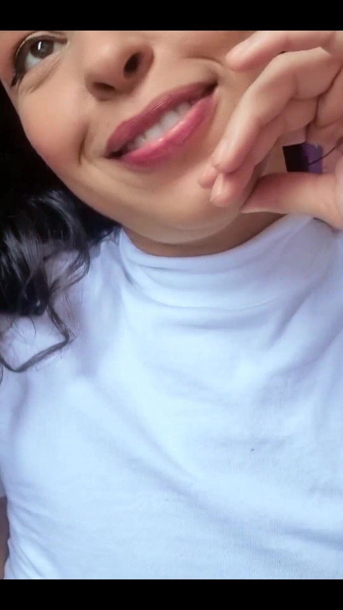 Espuleta Maia: Gorąca brazylijska brunetka z naturalnymi piersiami z prośbą o spust...