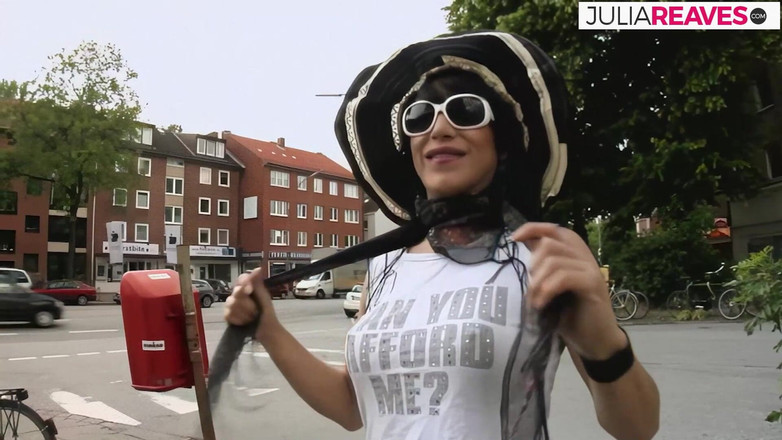 Horny Shemales: 발정난 쉬멜 솔로 애타게 치기와 그녀의 맥동 자지로 사정!