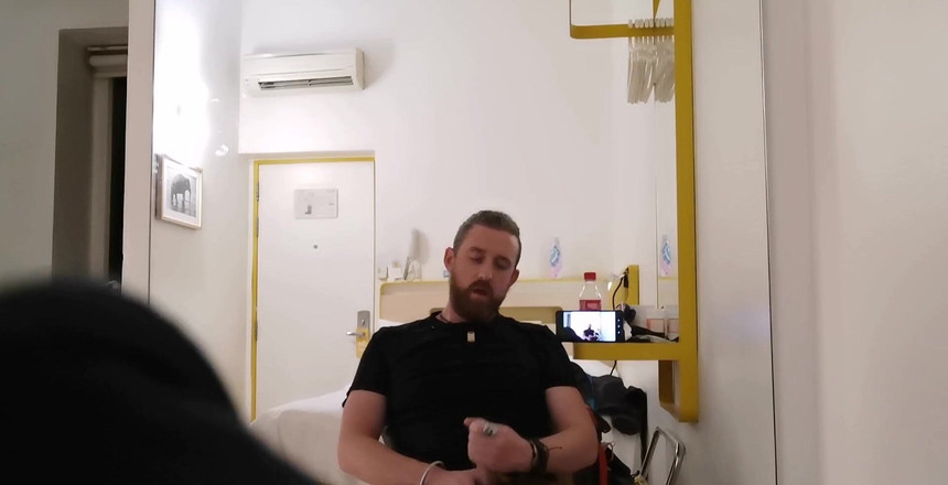 Dirty Talking Guy: Sexy jako kurva, co?