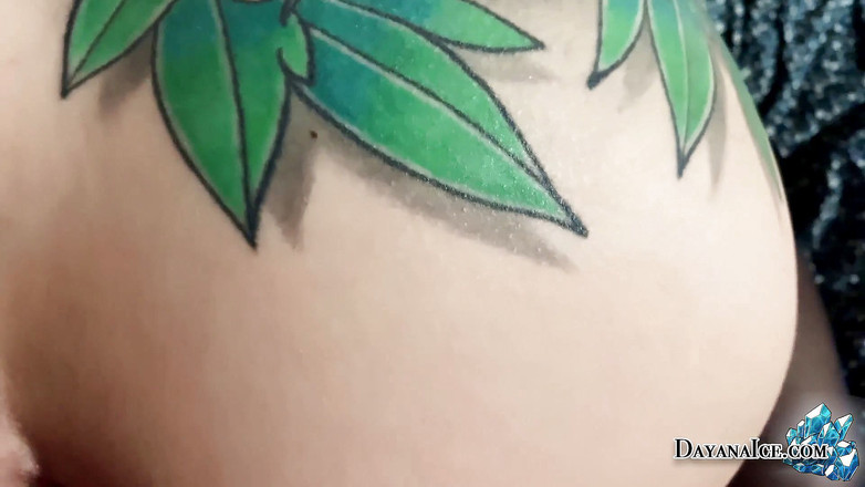 Dayana Ice: Büyük götlü kız ilk randevudan sonra yarak emiyor, göt sikişi...