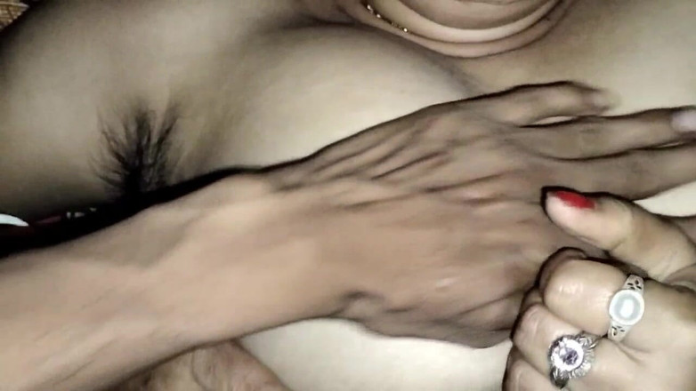 Sex041987: 今晚我离开哥的鸡巴潮吹