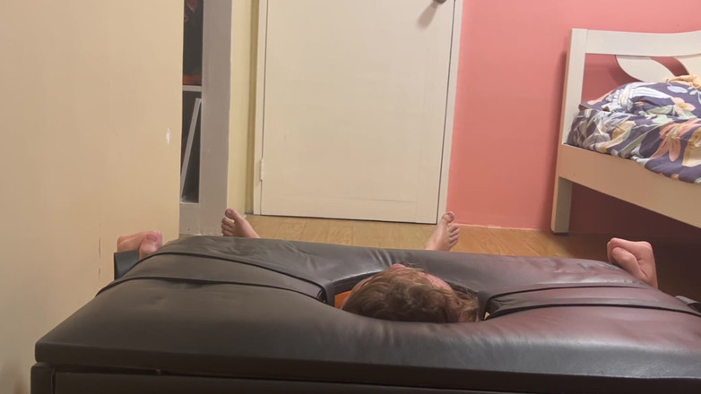 Mean Asian Wife: 보지와 후장을 제공하는 상자에 끝없는 얼굴