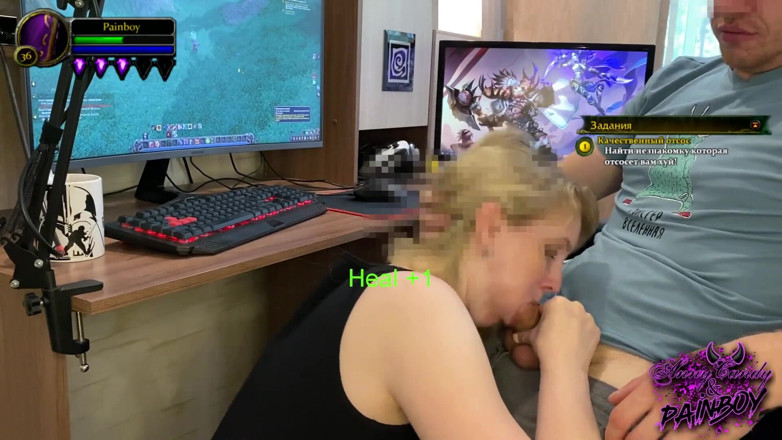 AnnyCandyPainboy: World of Warcraft oynarken kız yarak emiyor