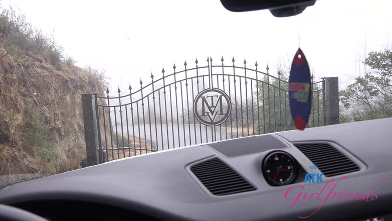 ATK Girlfriends: 你带Summer出去探索一天