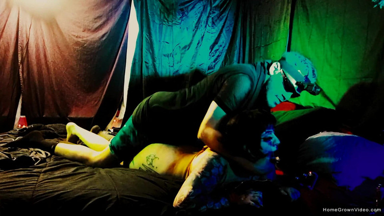 Homegrown Video: テンシイのためのワイルドファック