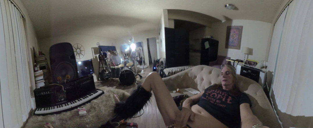 Lizzy Yum: Lizzy Yum Sd prosinec 2025 Post Op Shemale masturbuje # 62