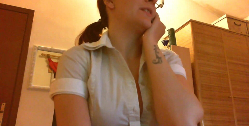 Nicoletta Embassi: 为你美丽的意大利学生准备的美味脚等待你享用