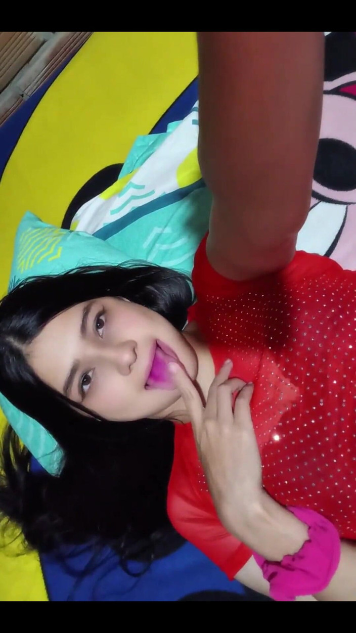 Studiotony: Mi madrastra no ha tenido relaciones sexuales por mucho tiempo...