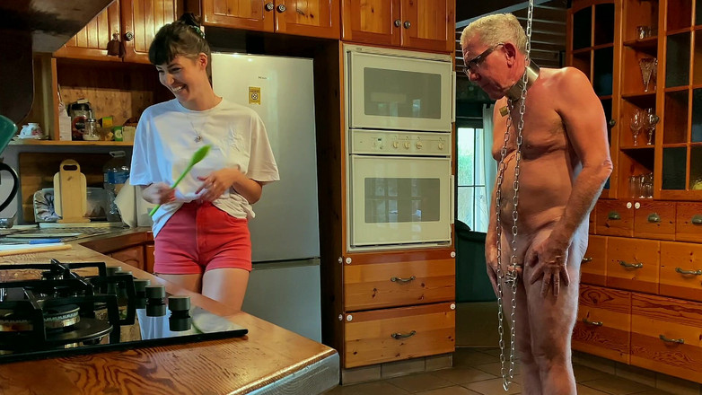 Mistress April: 女主人April - 奴隶保姆 - 第1部分