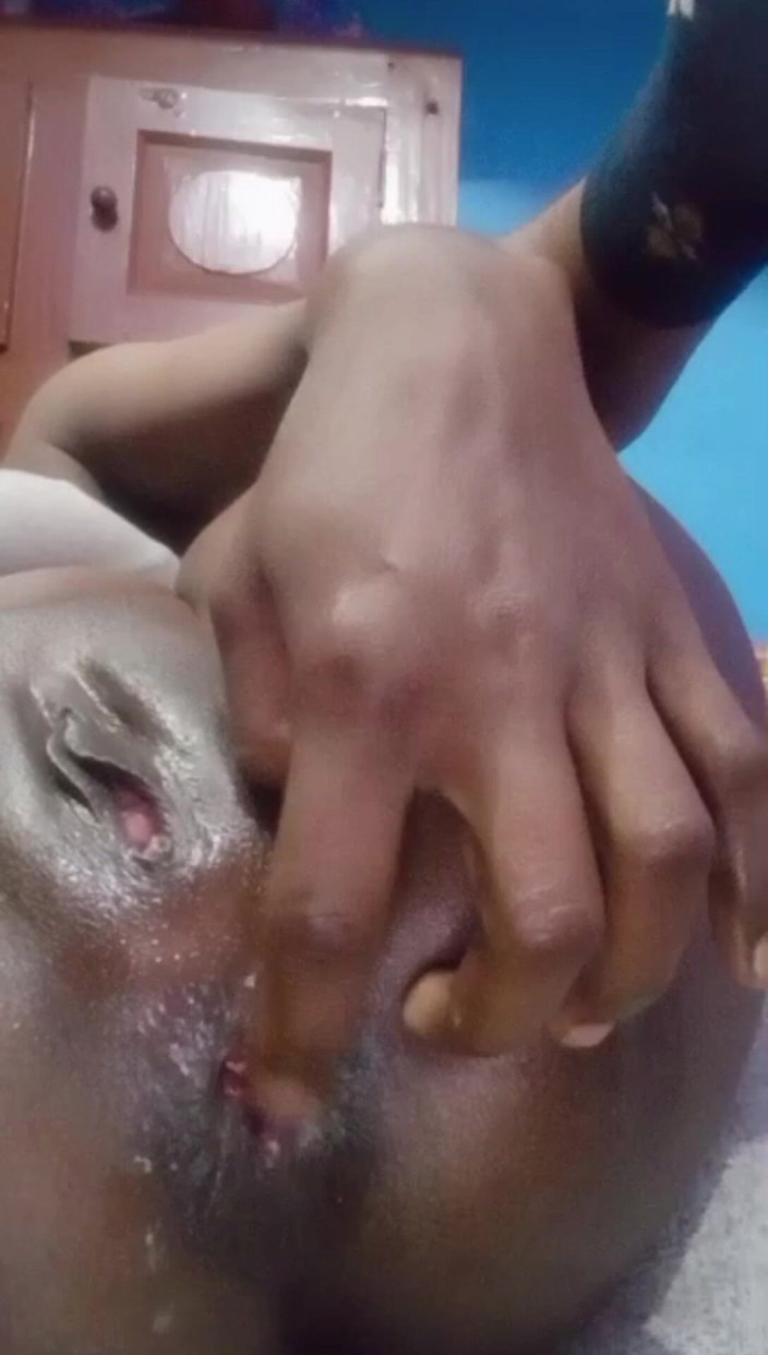 Anuttar: Anal sex big dildo
