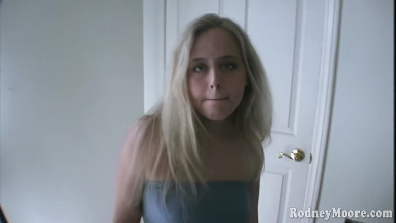 Horny Hairy Girls: petite blondie aughties hairy girl messy bj