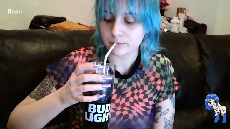 Alice Bean: Live Cam Burps