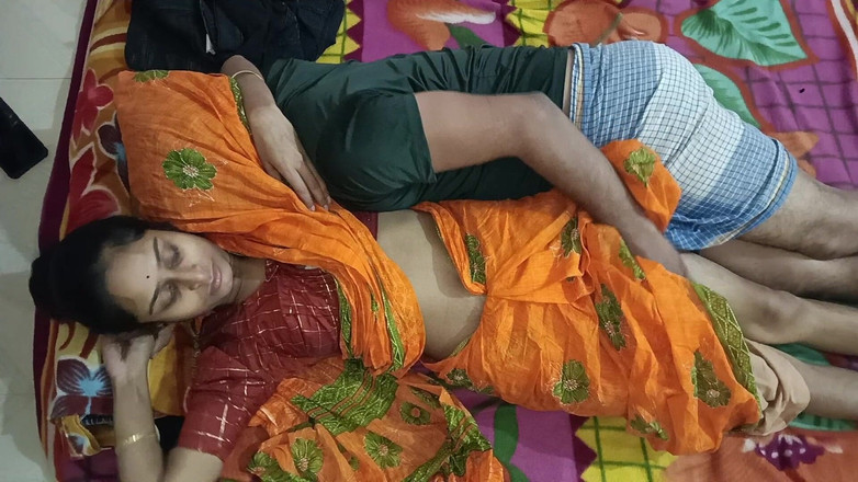 Easypron: Bhabhi kampung panas Deshi India berkongkek dengan husbendnya