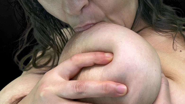 VeeVee Vixen: Titty ssie maskę króliczka