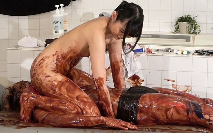 MistressLand: Wam. Une étudiante fait un facesitting avec une chatte couverte de...
