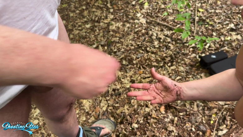 Shooting Star: 在树林里抓住了一对夫妇并加入了