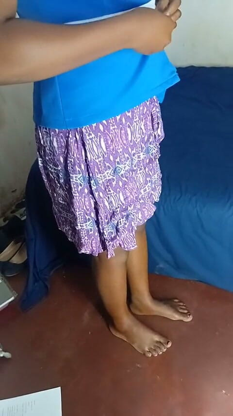 Dericky22: Yunny22's Private Show Senzualitate pe piele (singur)