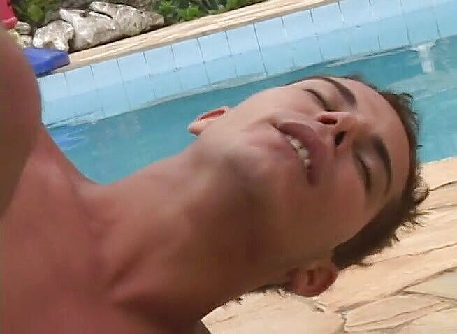 Bad Boyz: 수영장 경비원 따먹기