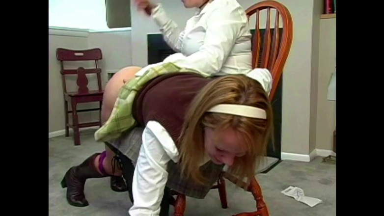 Punished Brats Spanking: Pixie dicambuk gara-gara salah bayar asuransi