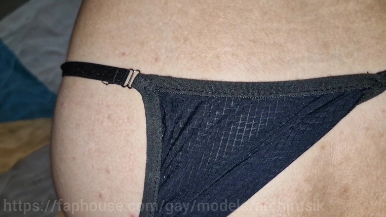 ArchiRusik: 彼女の口とお尻で自分をファックして絶頂させる!