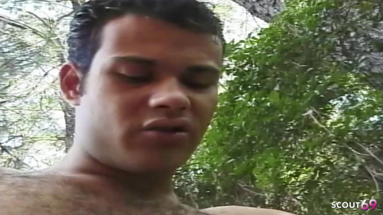 Shemale TS Collection: Transsexuală latino slabă se fute cu un tip în aer liber în...