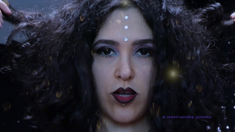 Rebecca Diamante: Glisează cartea aia pentru mine