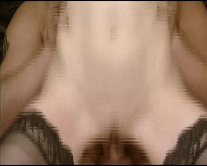 Deutsche Madchen: Zierliches deutsches schätzchen in strümpfen bekam sich zu bücken und...