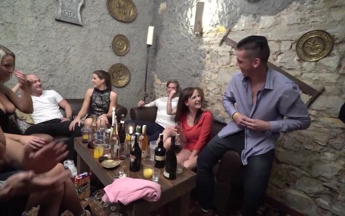 Deutschland porn: Festa amatoriale per scambisti amatoriali film porno completo