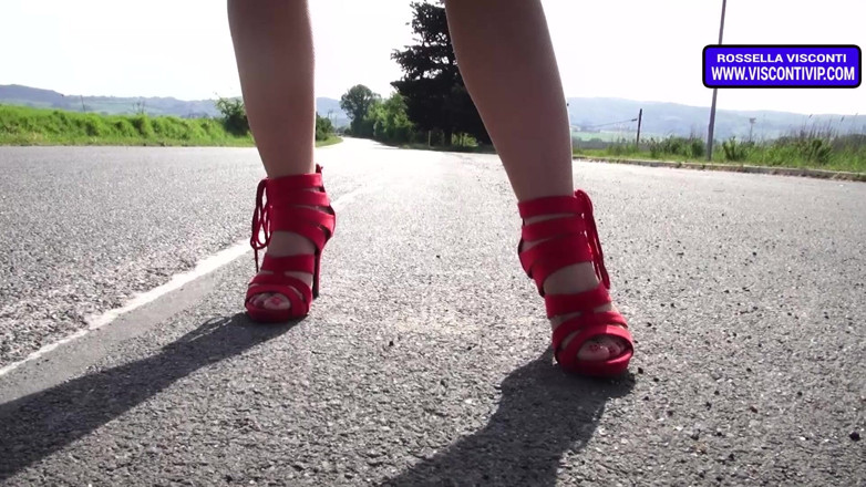 Rossella Visconti: Footjob autostop