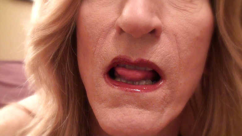 Kacy TGirl: Tôn thờ đôi chân của tôi nô lệ pov tôn sùng...