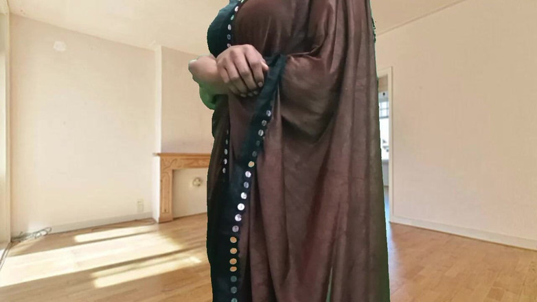 Monawife: 德西哥被强迫喝鸡巴，在变成一个小屋后离开