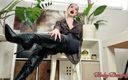 Kinky Domina Christine queen of nails: Instrucciones de adoración de botas de cuero sexy para un...