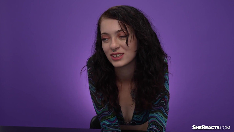 SheReacts: 진짜 또는 가짜: 큰 사정 고장