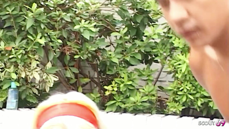 Shemale TS Collection: Hubená Latinoameričanka šuká blonďatou Shemale venkovní anál