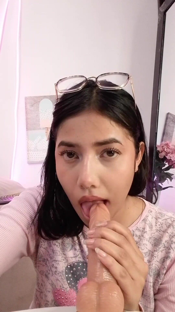 Yvettewill: I Suck Your Penis and I Am a Latina Who...
