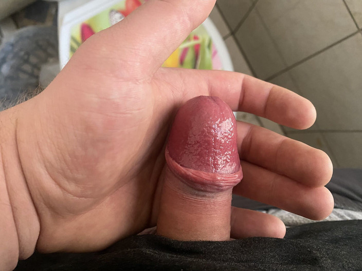 OsiaCA: Extreme Small Cock Masturbation in Public Toilet