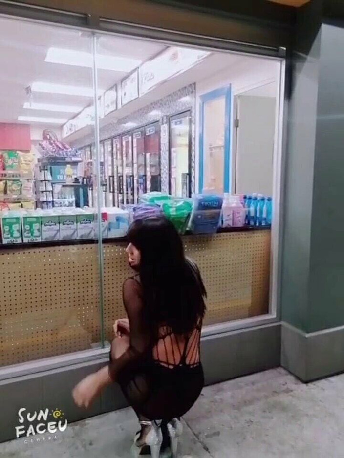 NATALIASTAR: Kobieta robi prywatny taniec w Oxxo do przegrania zakładu