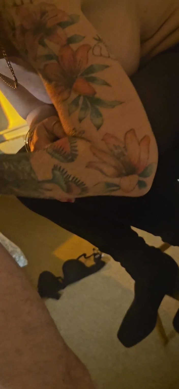 SilverFux: O bunică sexy matură sexy care poartă cizme înalte este futută