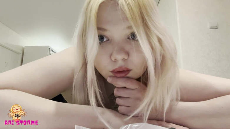 AurelliaCreampie: 다른 남자한테 보지를 핥고 싶어하는 젊은 마누라