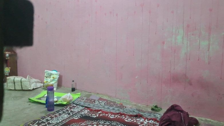 House stage: 印度德西女孩惊人的性爱视频