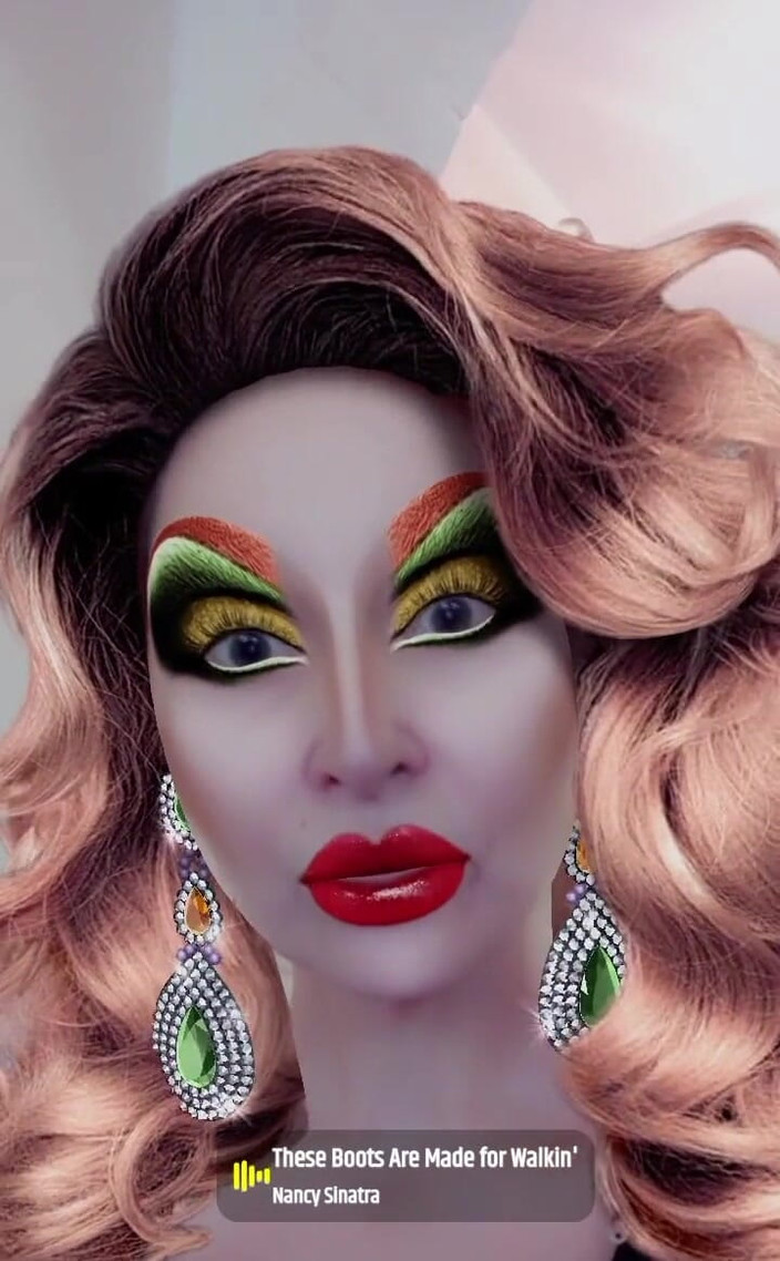 Dominatrix Redsonyja: Všechny hry začínají, jen naplňte pinned nádobu a já, vaše...