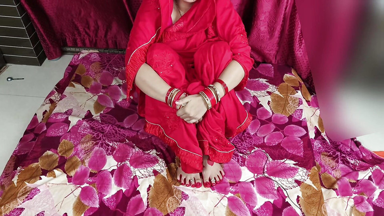 Pyaripooja22: Saat aku pertama kali ngentot, memek sempitku berubah jadi merah...