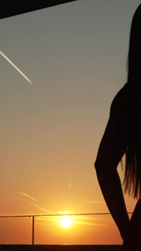 Mariskax Mia Nins Fucks Her Pussy at Sunset
