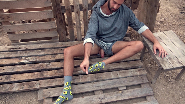 Kuzzi kuzzi socks: OUTDOOR BOY PLAY WITH COCK AND CUM HUGE LOAD ON...