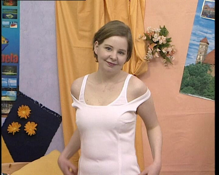 YOUR FIRST PORN: Anja après m’être branlée, je suis complètement épuisée - Anja