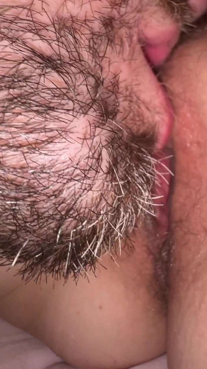 Gigi oficial: Это была девушка первой красотки! Не лизать игрушкой, лизать и наслаждаться!