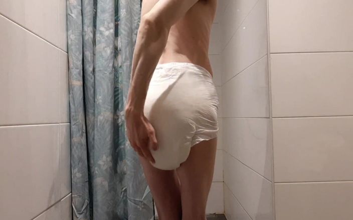 Wrigglesss: Abdl Twink Showing off His Thick Diaper